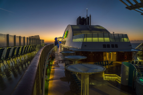 Sonnenaufgang auf der AIDAPrima -  Copyright by Dirk Paul : 2017, AIDA, Kreuzfahrt, Metropolen