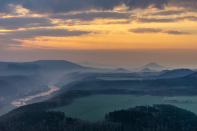 Sonnenaufgang auf dem Lilienstein, Sachsen, Copyright 2019 by Dirk Paul