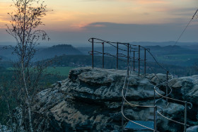 Sonnenuntergang auf dem Gohrisch mit Blick auf die Festung Königstein, Sachsen, Copyright 2019 by Dirk Paul
